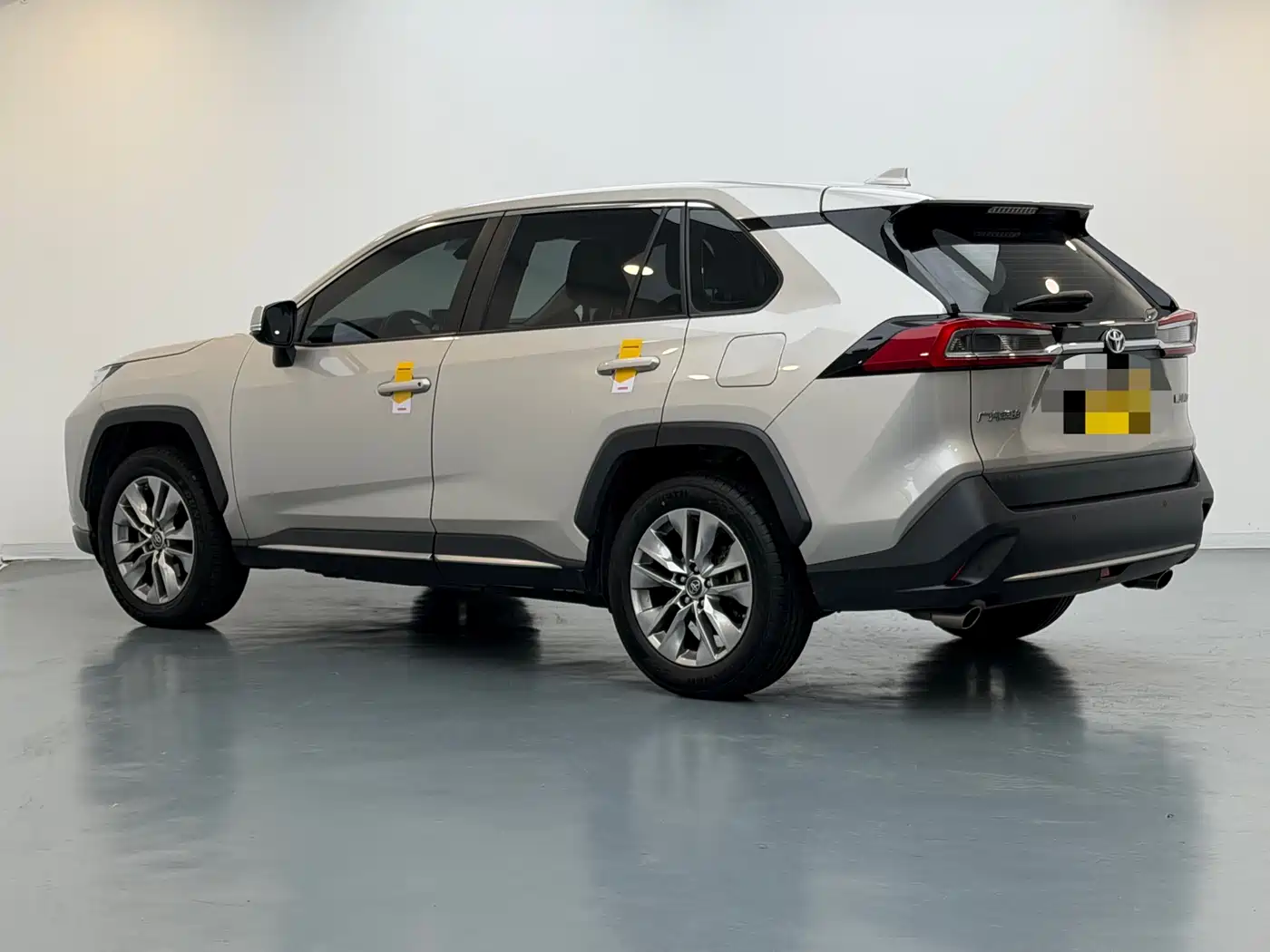 Toyota Wildlander 2021 2.0L CVT 2WD Luxury Edition фото 6