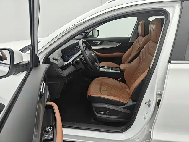 Chery Tiggo 8 PLUS 2022 2021 Model 290TGDI DCT Luxury Edition