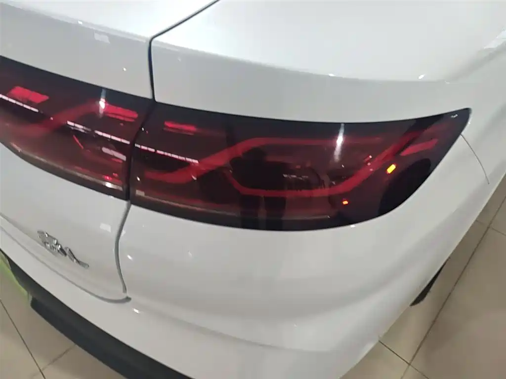 BYD Qin L 2024 DM-i 120KM Leading фото 8