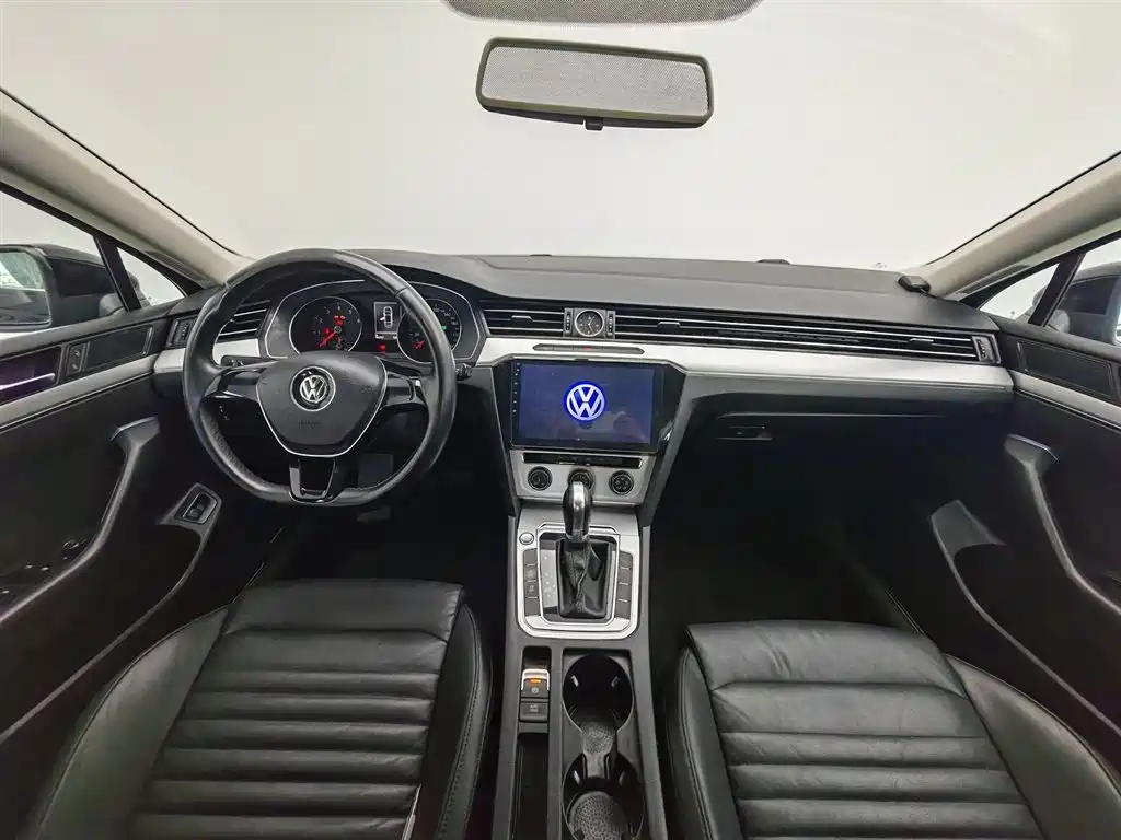 Volkswagen Magotan 2018 280TSI DSG Comfort фото 5