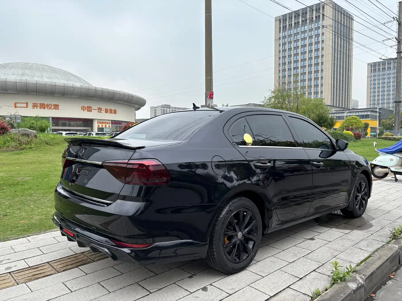 Volkswagen Lavida 2017 230TSI DSG Comfort Edition фото 9