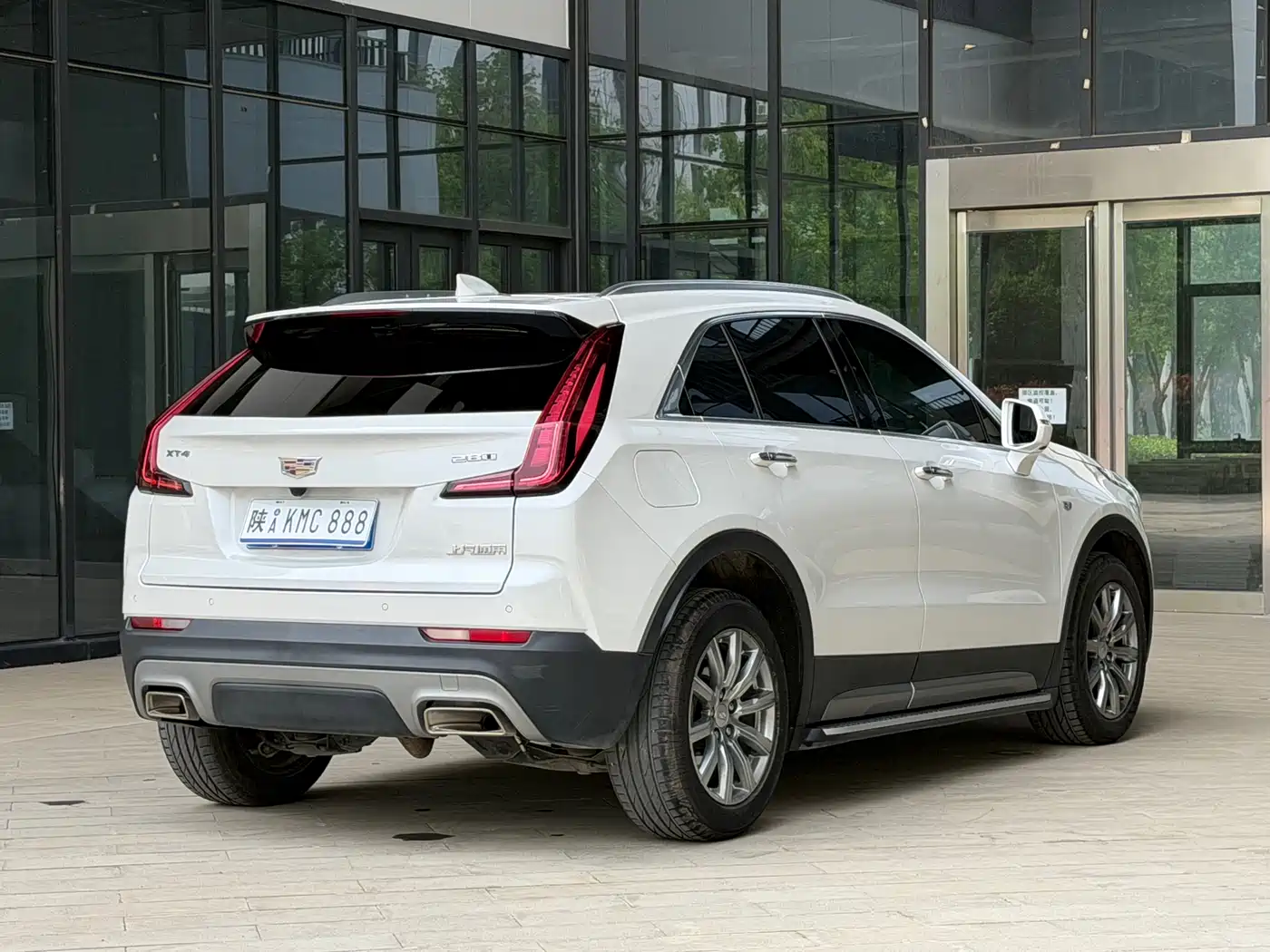 CADILLAC XT4