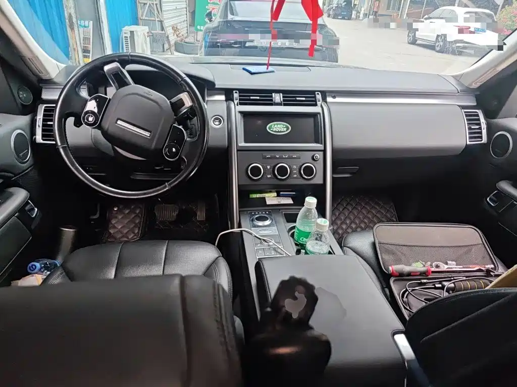Photo 10 - Land Rover Discovery