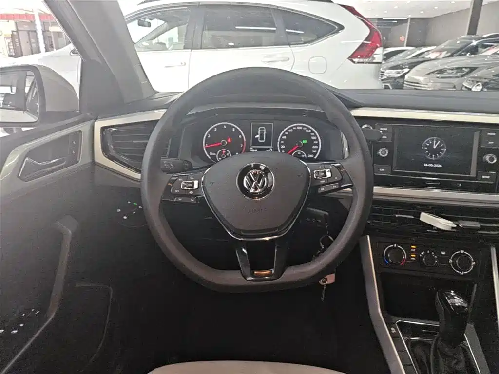 Volkswagen Polo 2019 Plus 1.5L Automatic Colorful Tech Edition фото 11