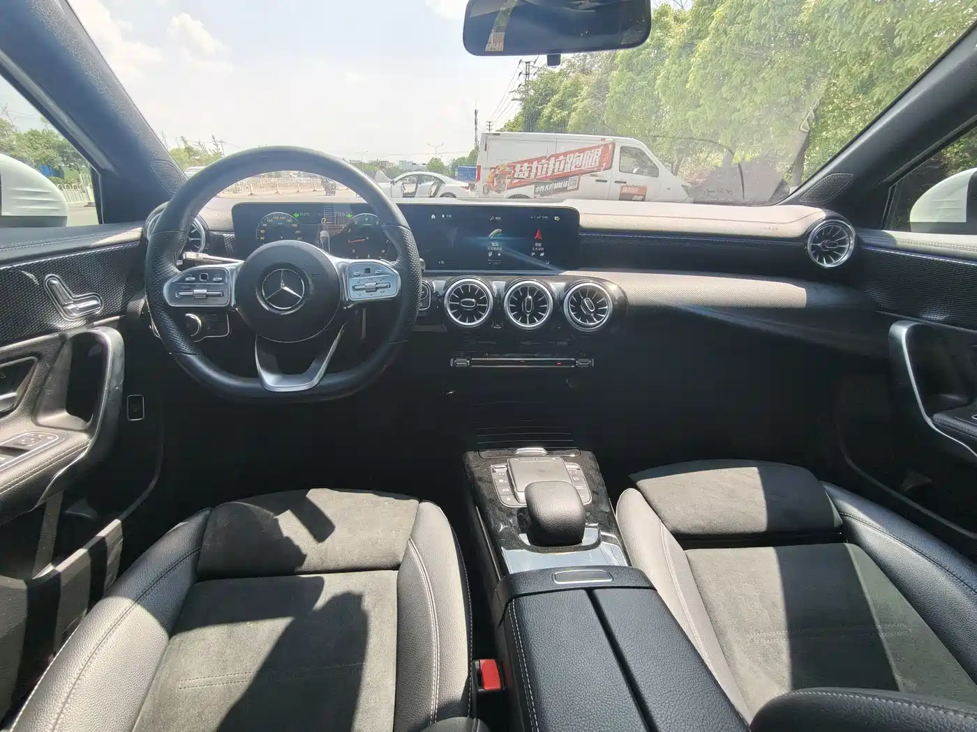 Mercedes-Benz A-Class 2022 A 200 L Sport Sedan Dynamic фото 5