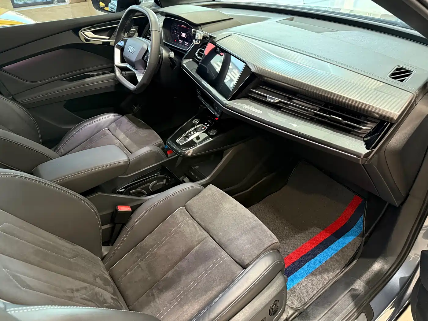 Audi Q4 e-tron 2023 40 e-tron Creation Night Edition фото 11