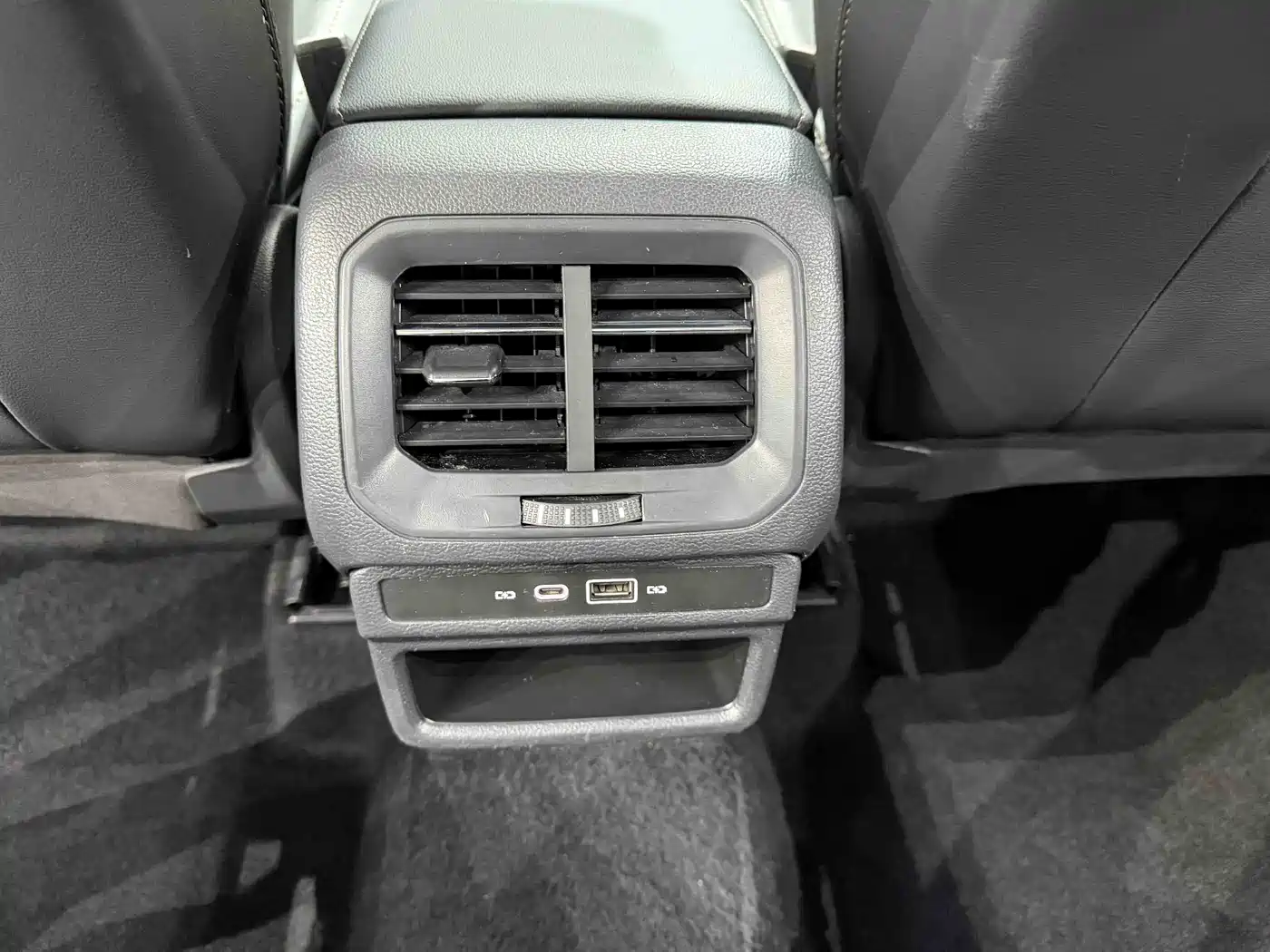 Volkswagen Tharu 2021 280TSI 2WD Luxury Plus фото 21