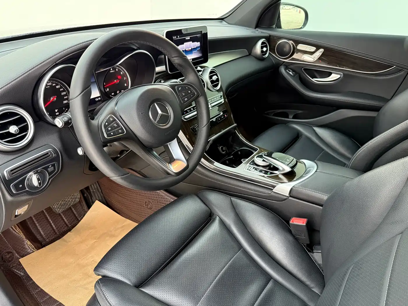 Mercedes-Benz GLC 2018 GLC 260 4MATIC Dynamic фото 6