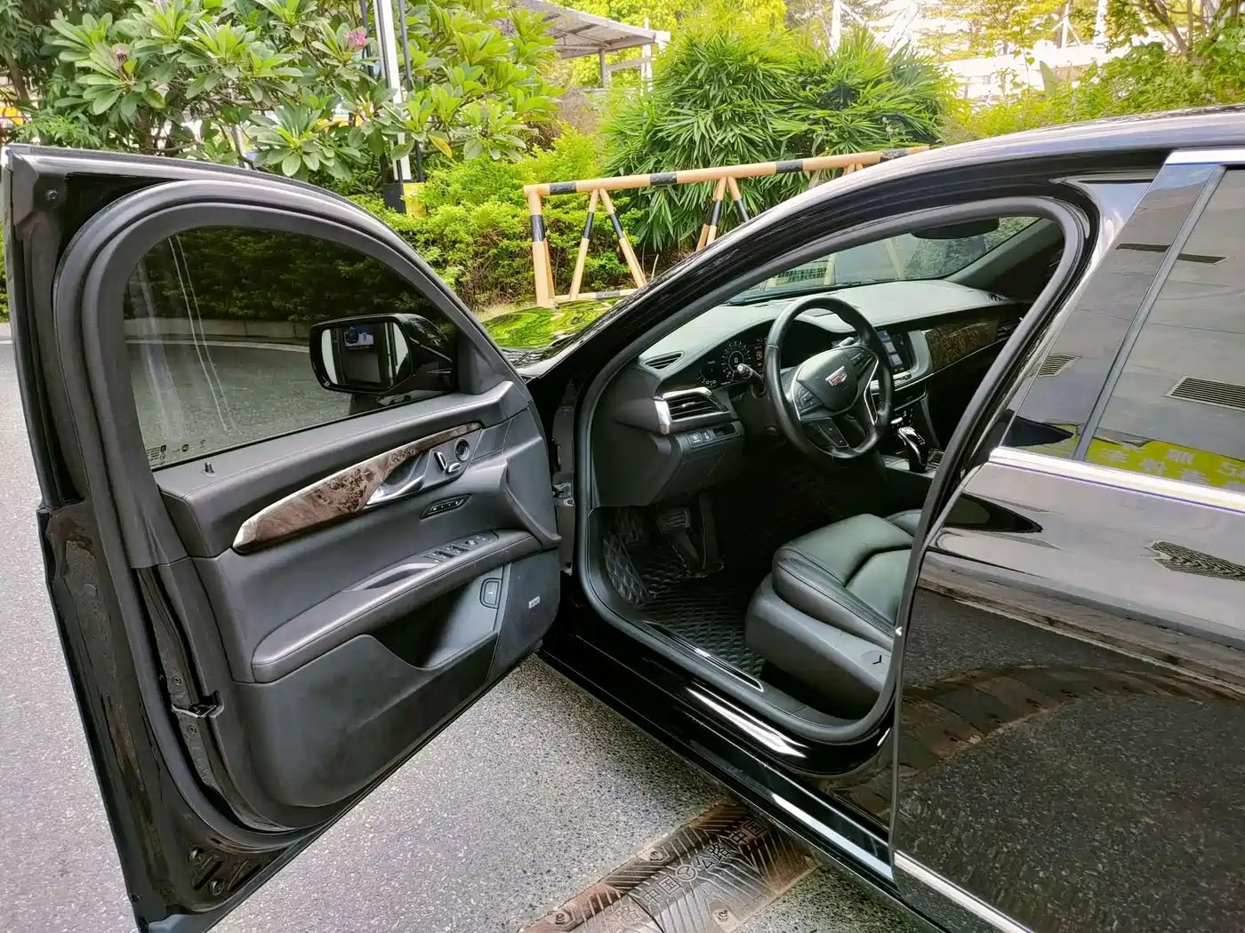 Photo 17 - Cadillac CT6