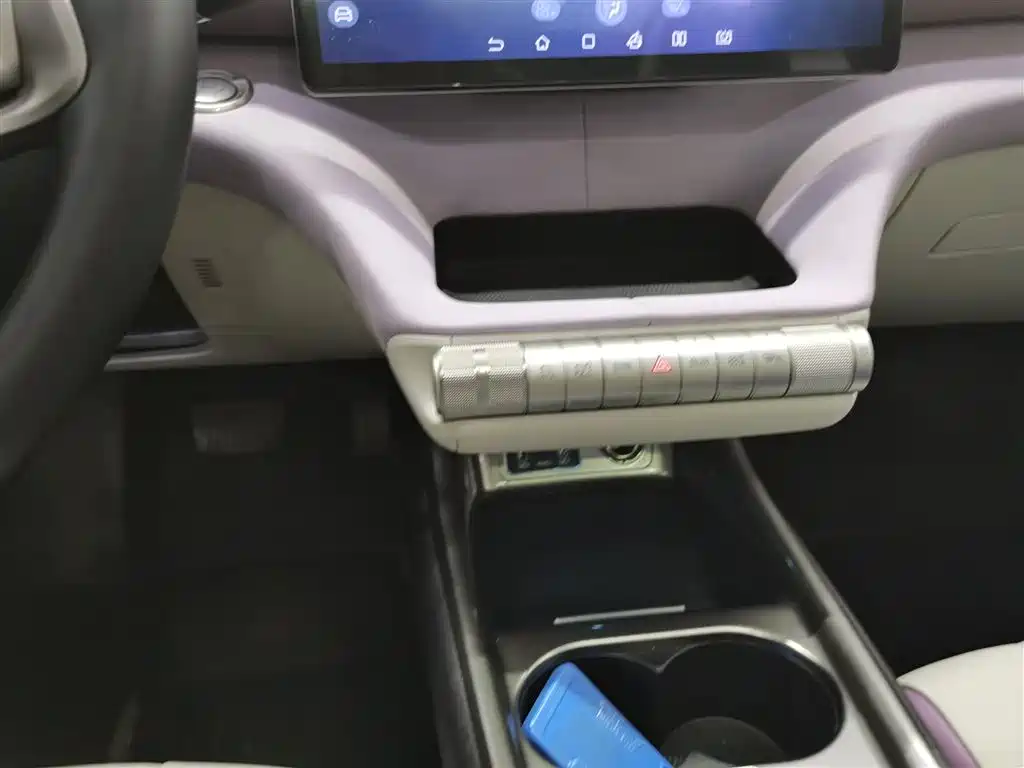 BYD Dolphin 2021 Model 405km Fashion Edition фото 10