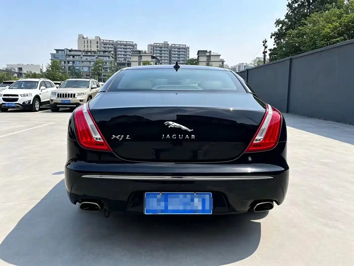 Jaguar XJ 2013 XJL 2.0T Panorama Business Edition фото 5