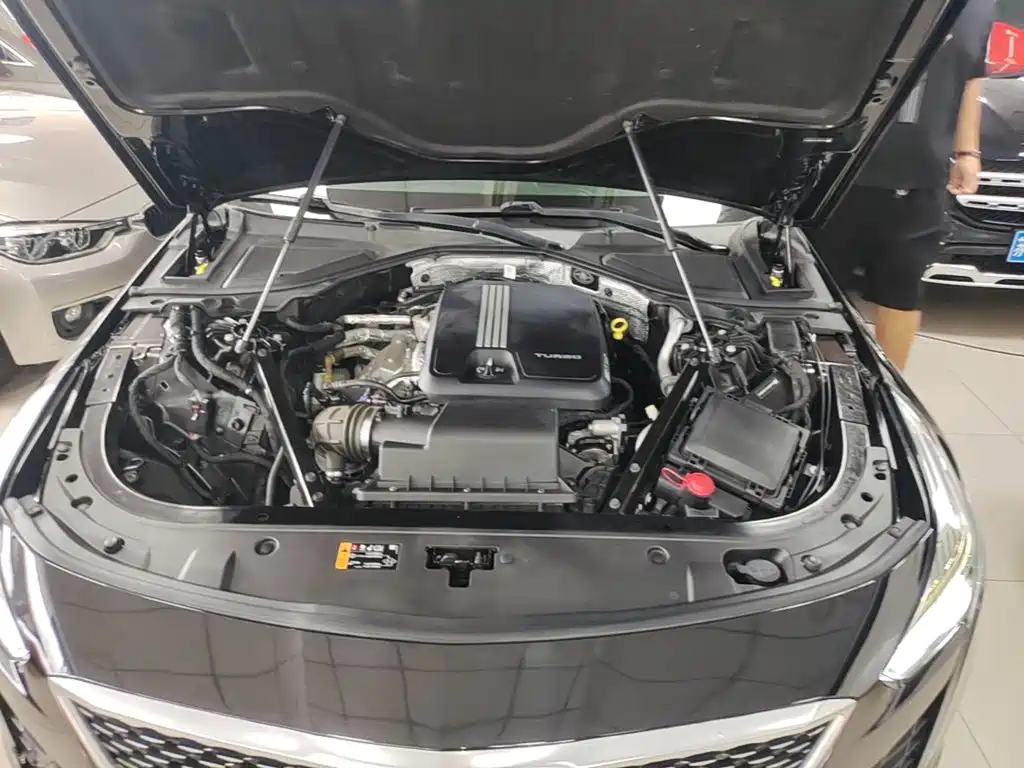 Фото 20 - Cadillac CT6