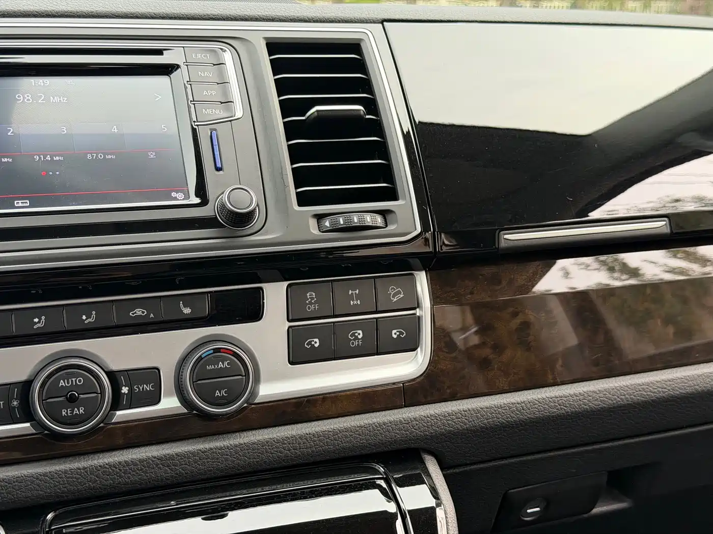 Volkswagen Multivan 2019 2018 2.0TSI 4WD Explorer Edition 7-Seater