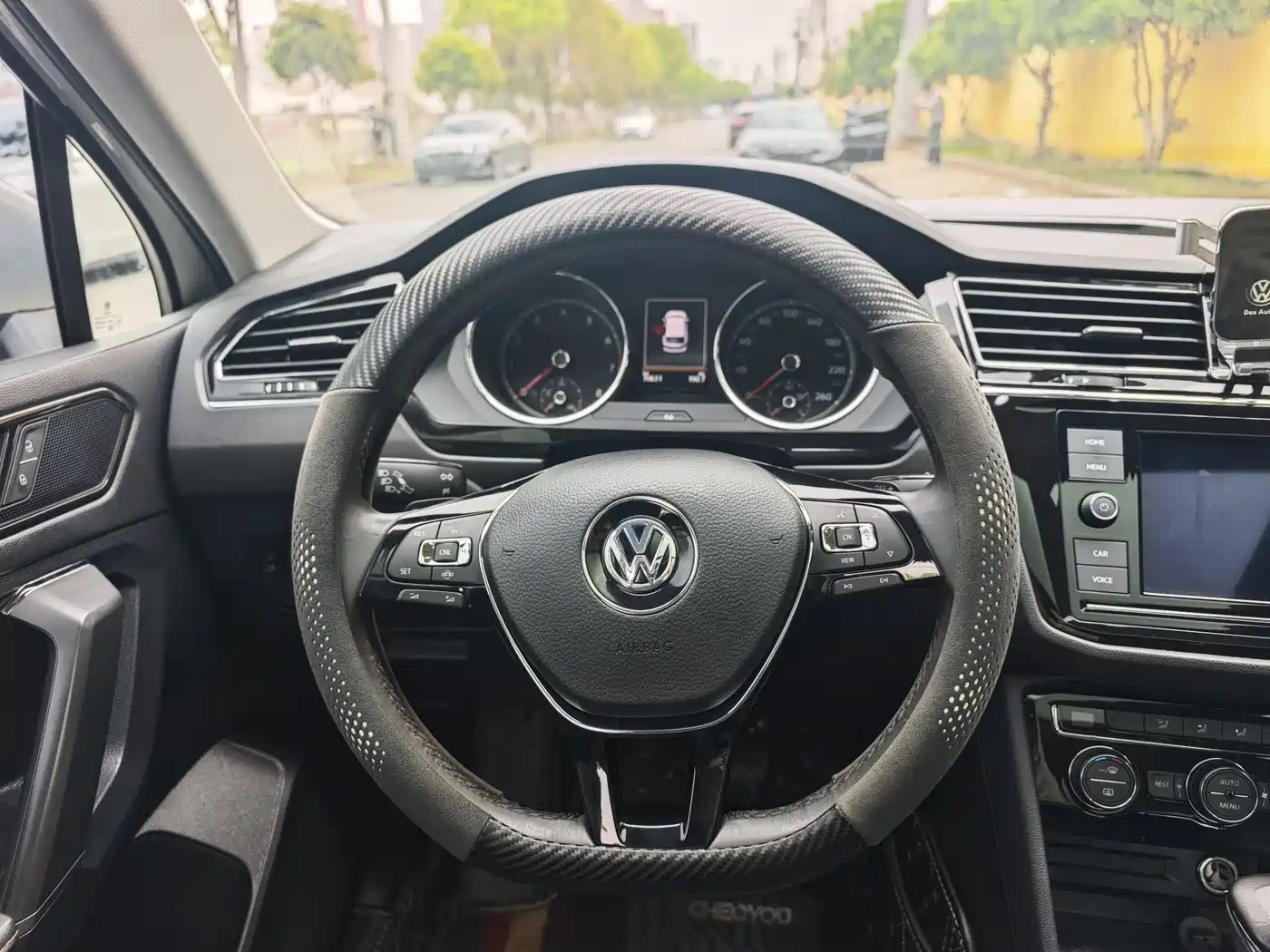 Volkswagen Tiguan L 2019 330TSI Automatic 2WD Panorama Comfort Edition China VI фото 7