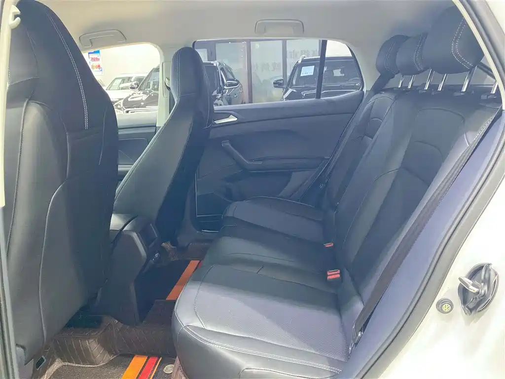 Volkswagen Tharu 2025 Model Rising Star 1.5L Advance Edition фото 9