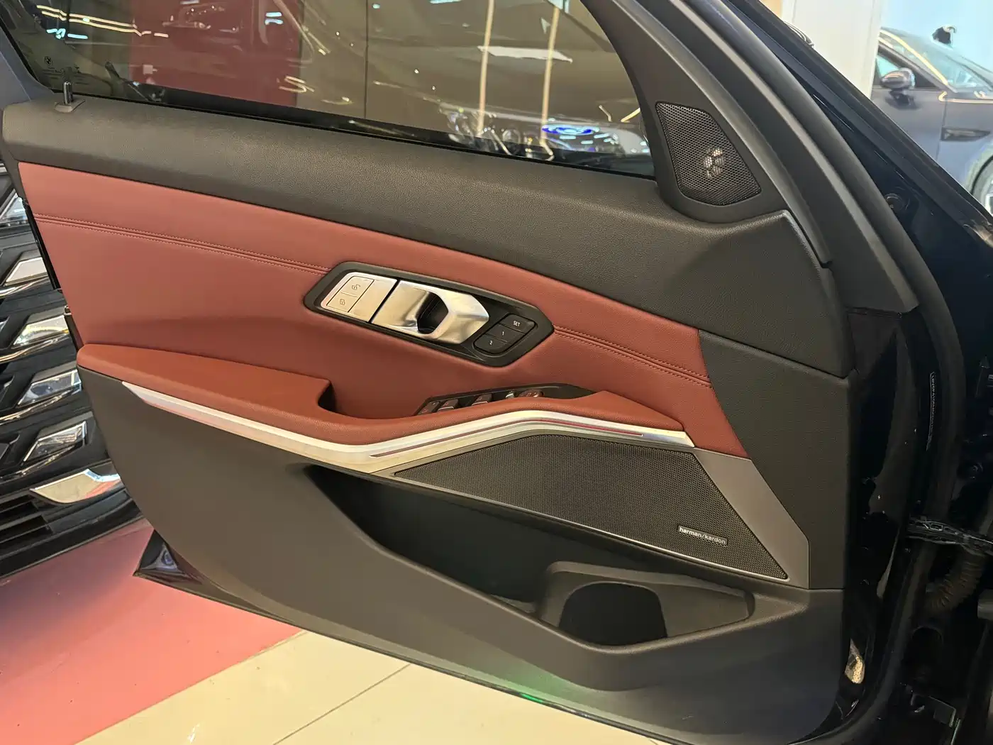 BMW 3 Series 2021 325Li M Sport Package фото 8
