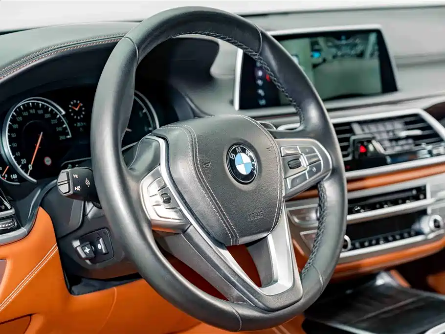 BMW 7 Series 2018 740Li xDrive Premium Type M Sport Package фото 9