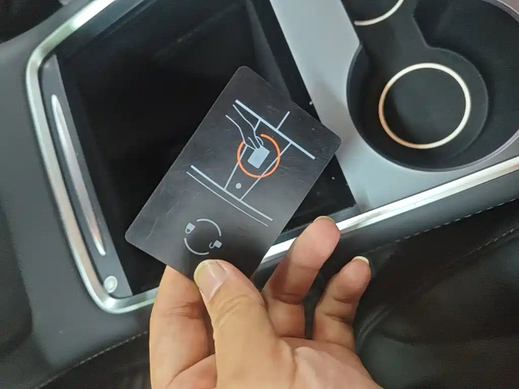 Фото 9 - Tesla Model 3