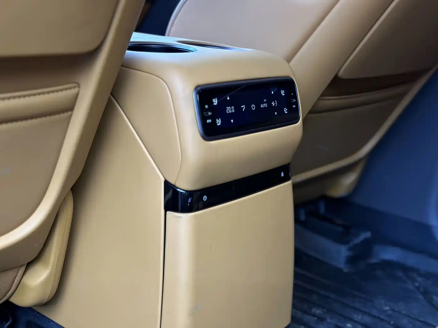 Li Auto Li i8 2026 2025 Standard Edition