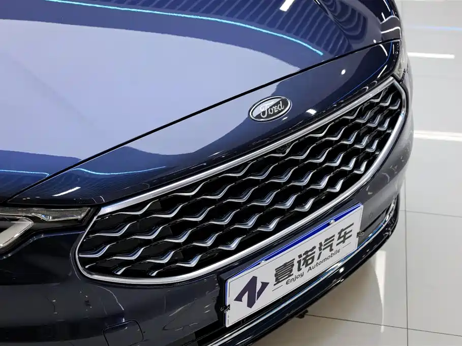 FORD TAURUS