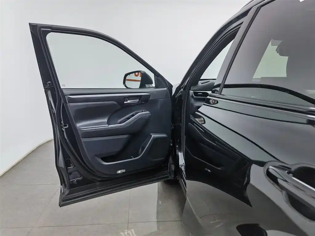 Toyota Crown Kluger 2022 2.0T 4WD Dynamic Edition фото 8