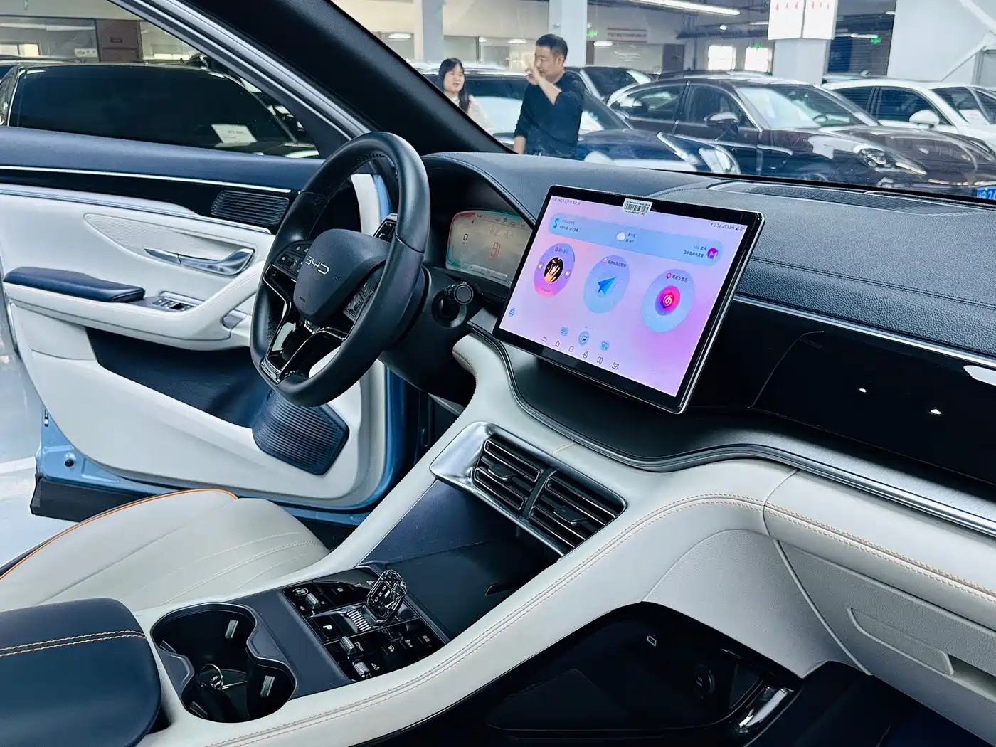 BYD Song PLUS PHEV 2024 Glory Edition DM-i 110km Flagship фото 7