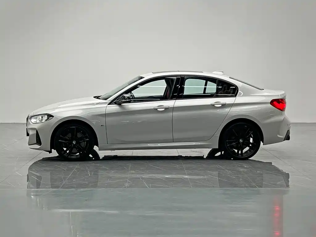 Фото 3 - BMW 1 Series
