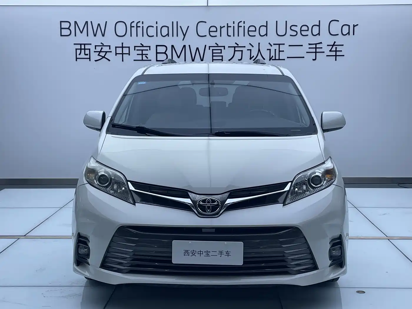 Toyota Sienna 2015 3.5L 2WD LE фото 2