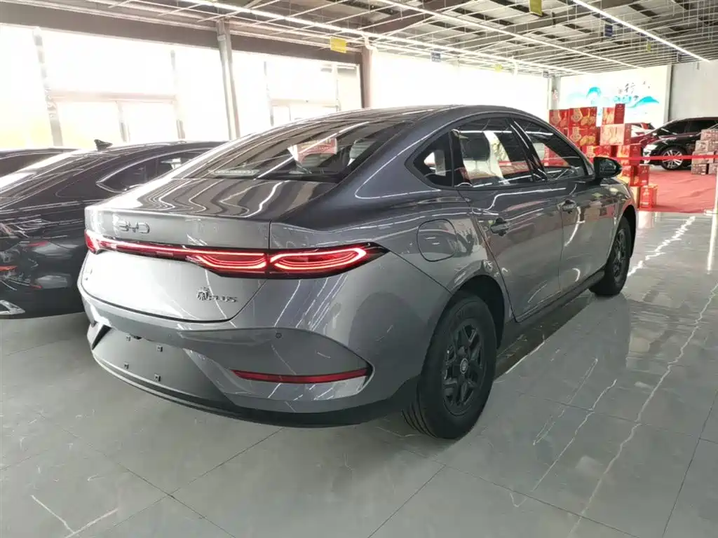 BYD Qin PLUS 2026 DM-i Smart Edition 128KM Progressive фото 7