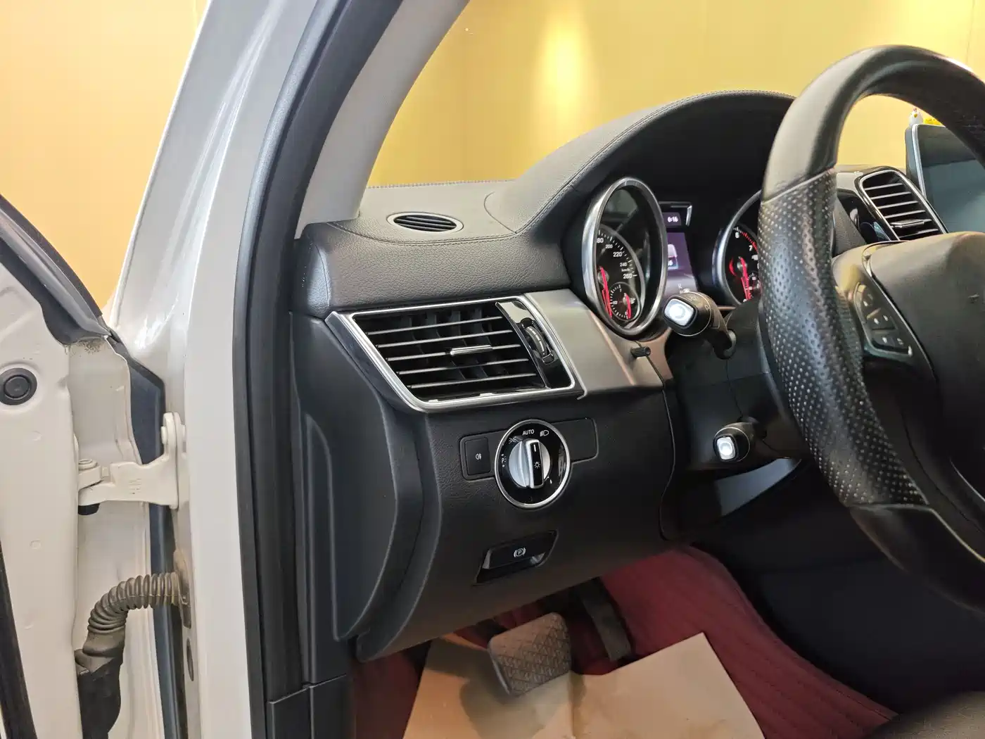 Mercedes-Benz GLE Coupe 2015 GLE 320 4MATIC Coupe SUV фото 13
