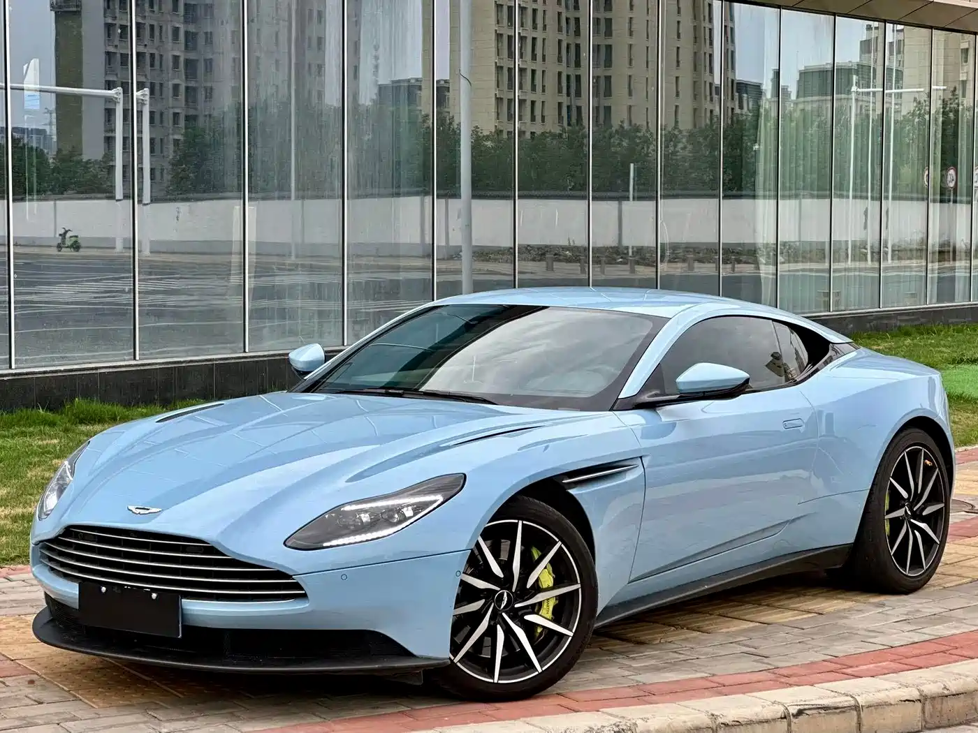 Aston Martin DB11 2021 2020 4.0T V8 Coupe