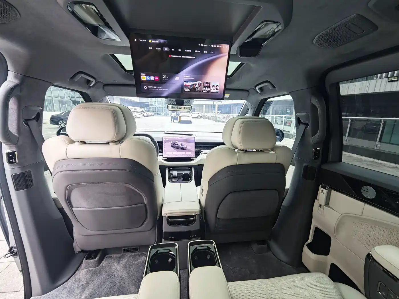 ZEEKR 009 2025 2024 6-seat Executive AWD 108kWh