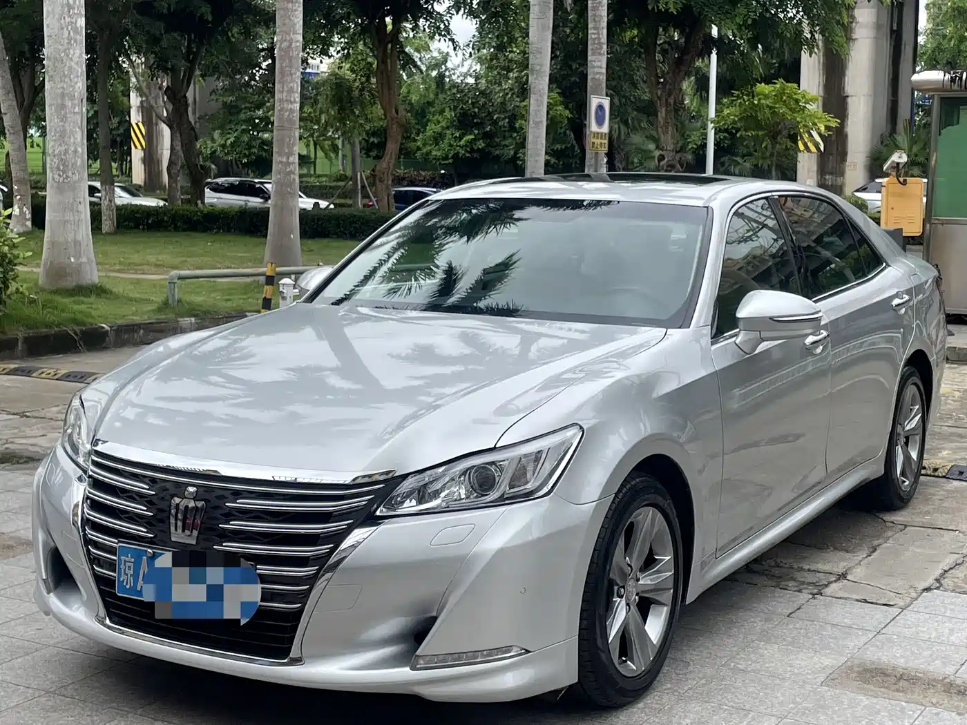 Toyota Crown 2015 2.0T Fashion