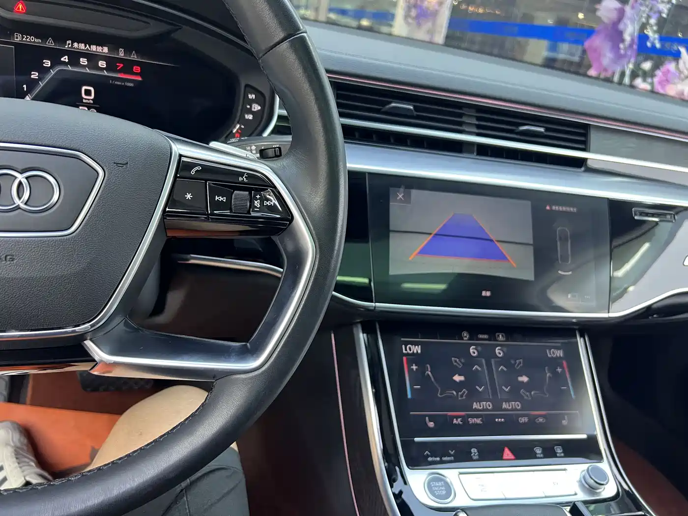 AUDI A8