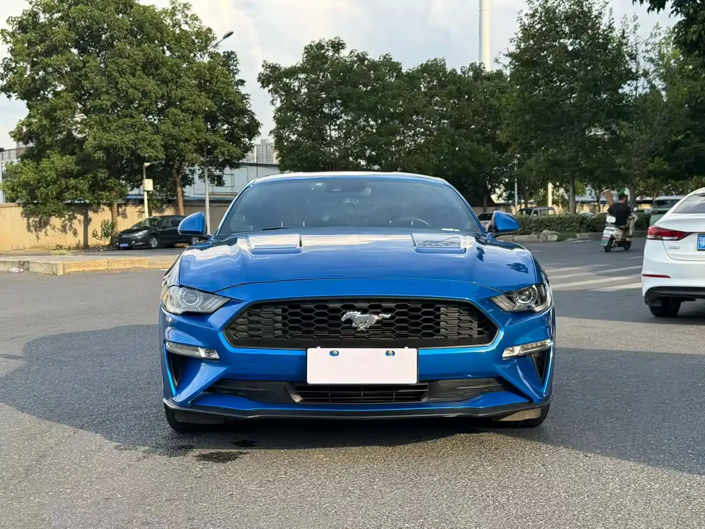 Фото 1 - Ford Mustang