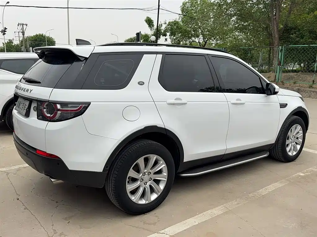Land Rover Discovery Sport 2019 240PS SE Edition China VI фото 6