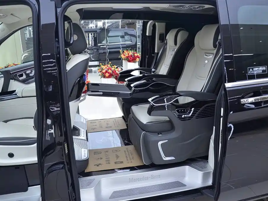 Mercedes-Benz Vito 2023 2.0T Business 7-Seater фото 5