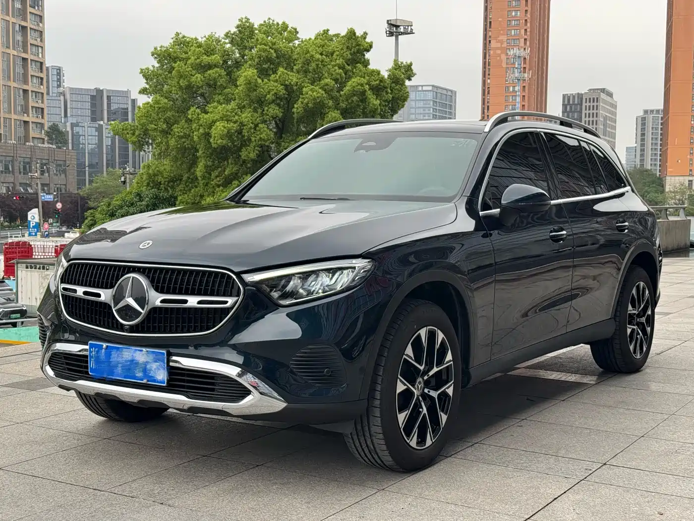 Mercedes-Benz GLC 2023 GLC 260 L 4MATIC Sport 5-seater