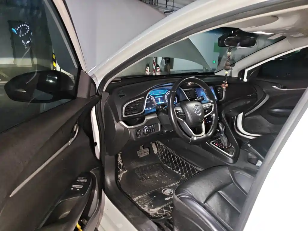 Фото 14 - Buick Excelle