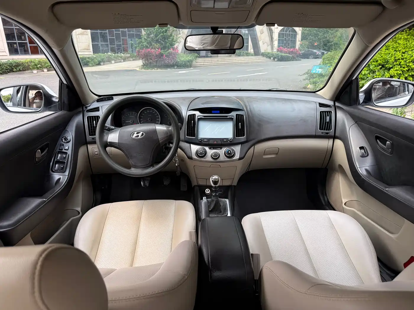 Hyundai Elantra 2011 1.6L Manual Luxury фото 9
