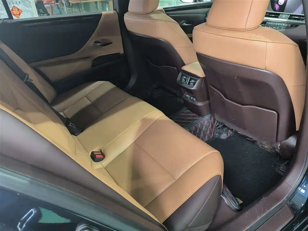 Lexus ES 2020 200 Excellence фото 11