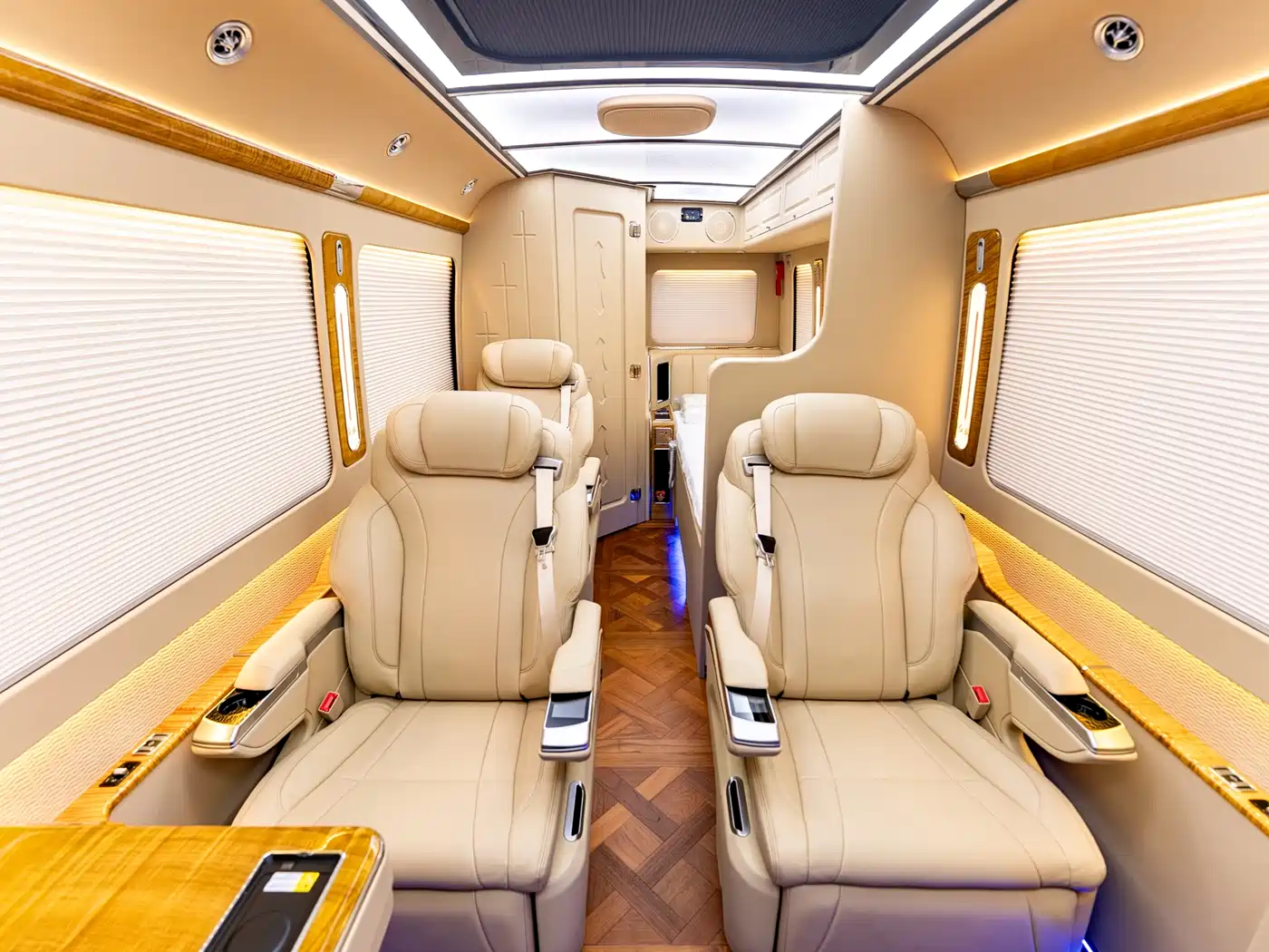 Hongqi Guoyue 2024 3.0T Luxury Edition 17-Seater фото 25