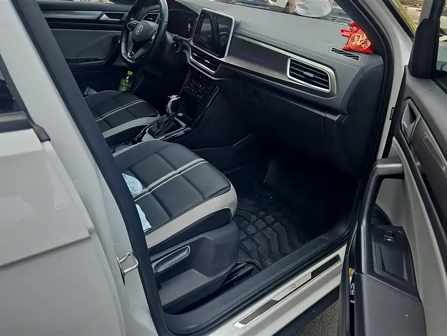 Volkswagen T-ROC 2024 300TSI DSG 2WD Morning Light Edition фото 8
