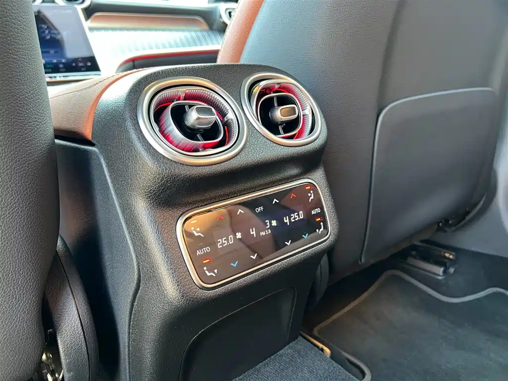 Mercedes-Benz GLC 2025 GLC 300 L 4MATIC Luxury 5-seater фото 15