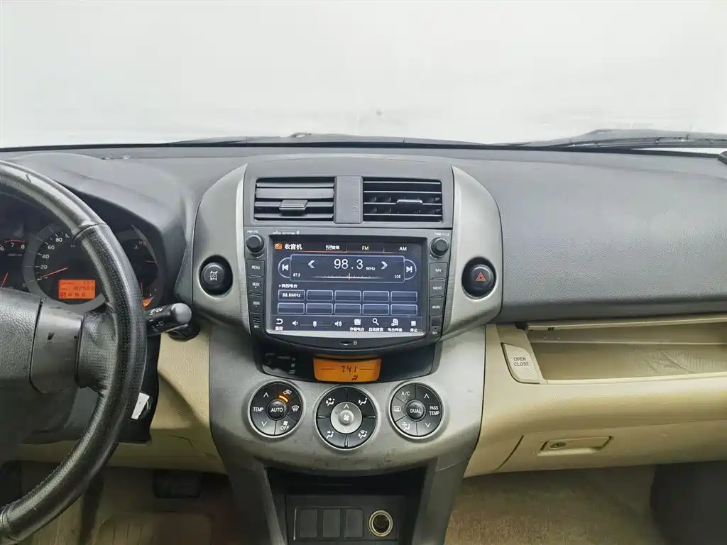 Toyota RAV4 Rongfang 2012 Styling Edition 2.0L Automatic 4WD фото 12