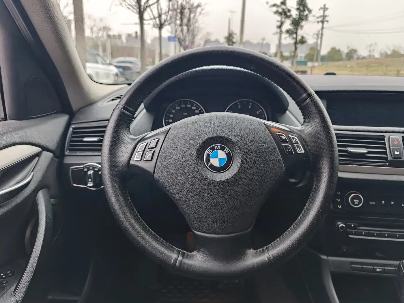 BMW X1 (Import) 2012 sDrive18i Luxury фото 12