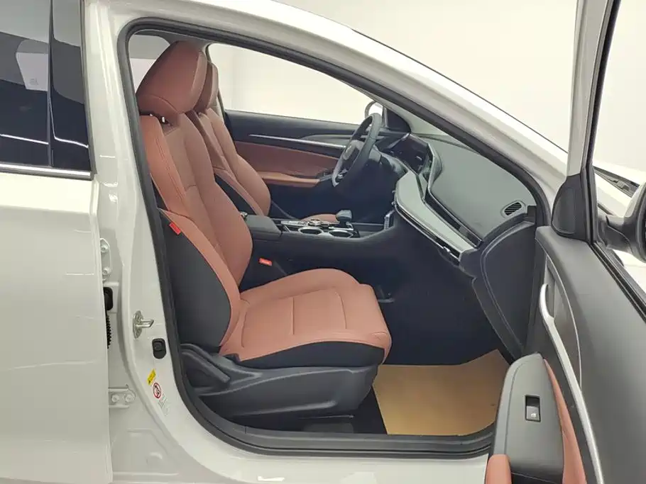 Photo 8 - Changan Eado