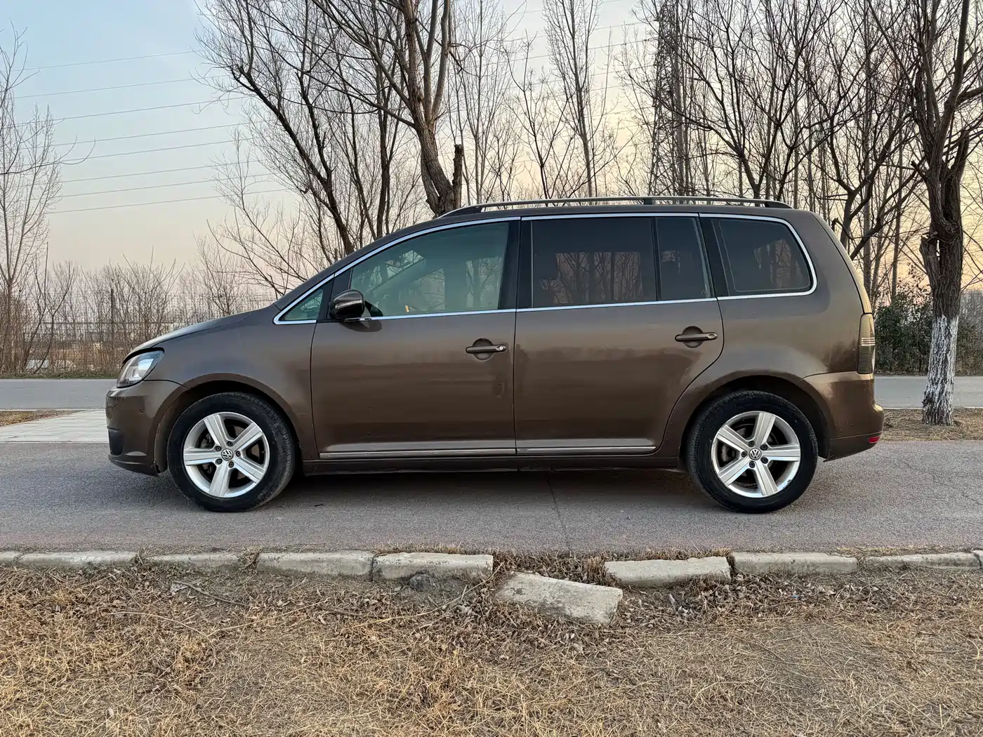 Volkswagen Touran 2011 1.4T DSG Intelligent Elite 5-seater фото 4