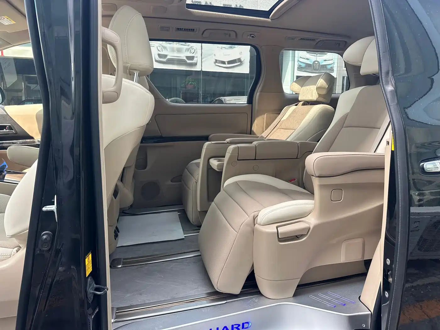 Toyota Alphard 2012 3.5L Premium Edition фото 10