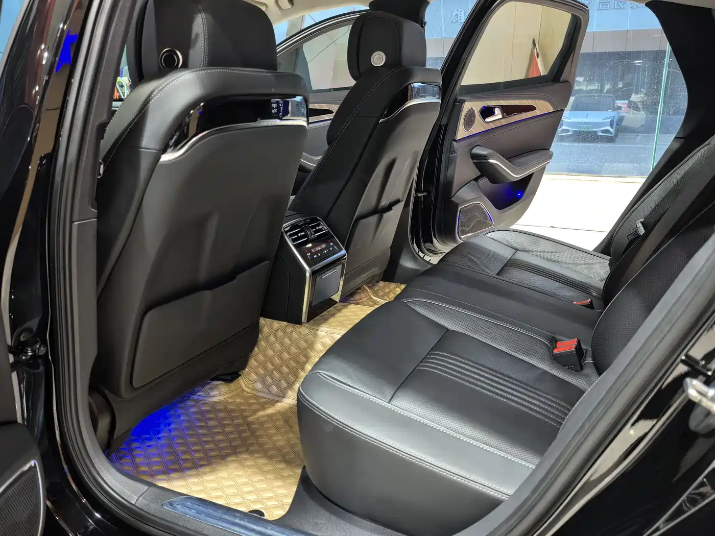 Hongqi H9 2020 2.0T Smart Connection Qi Xiang Edition фото 7